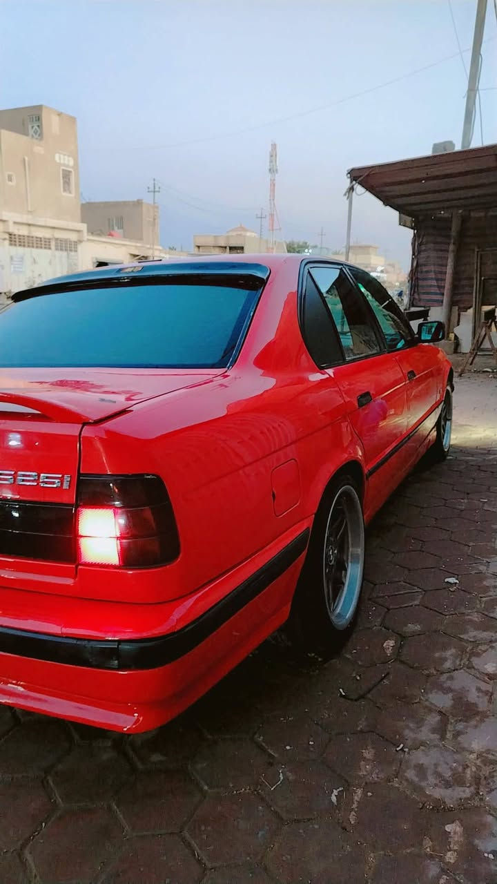 السلام عليكم سياره  BWM للبيع
موديل 92 رقم بغداد
الون احمر دم الغزال
محرك مسكر فانوص 525
كير عادي مكفولات محرك وكير
تبريد بس غاز عوزه
تتفئه شغاله
فتحة قماره طكتين
تخم تاير جديد ويل ام
الداخل جلد كشنات مخمل
بطاين جلد نضاف
سياره خير من الله
كهربائيات كلهة شغاله
السياره تعمير جديد وكلهه ام معدله
سعر 57 وبيهة مجال
العنوان واسط نعمانيه
رقم الهاتف***********
