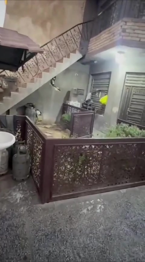للبيع بيت زراعي ١٥٤ م لواجهه ١٠ به مزرعه ٧٠٠ م
الدوره حي الصحه
***********
