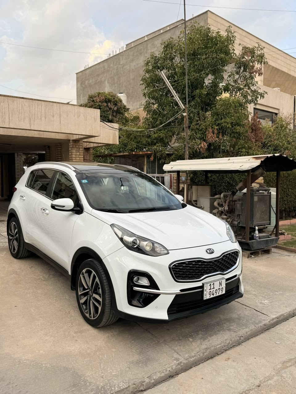 السلام عليكم للبيع سبورتج 2020 ماشيه 39000الف كيلو حقيقي لون ابيض داخل بيجي سياره بنروما بصمه كشنات كهرباء  شاشه كامره خلفيه رقم بغداد رقم وهزه جديده اب اسمي سياره مكفوله من صبغ وتبديل 
‎مكانه بغداد المنصور
***********
