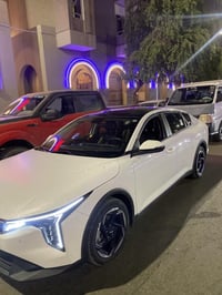 كي فور خليجي 2025اعلى فئة بالمواصفات بنوراما بصمه ويل كب تشغيل عن بعد ...