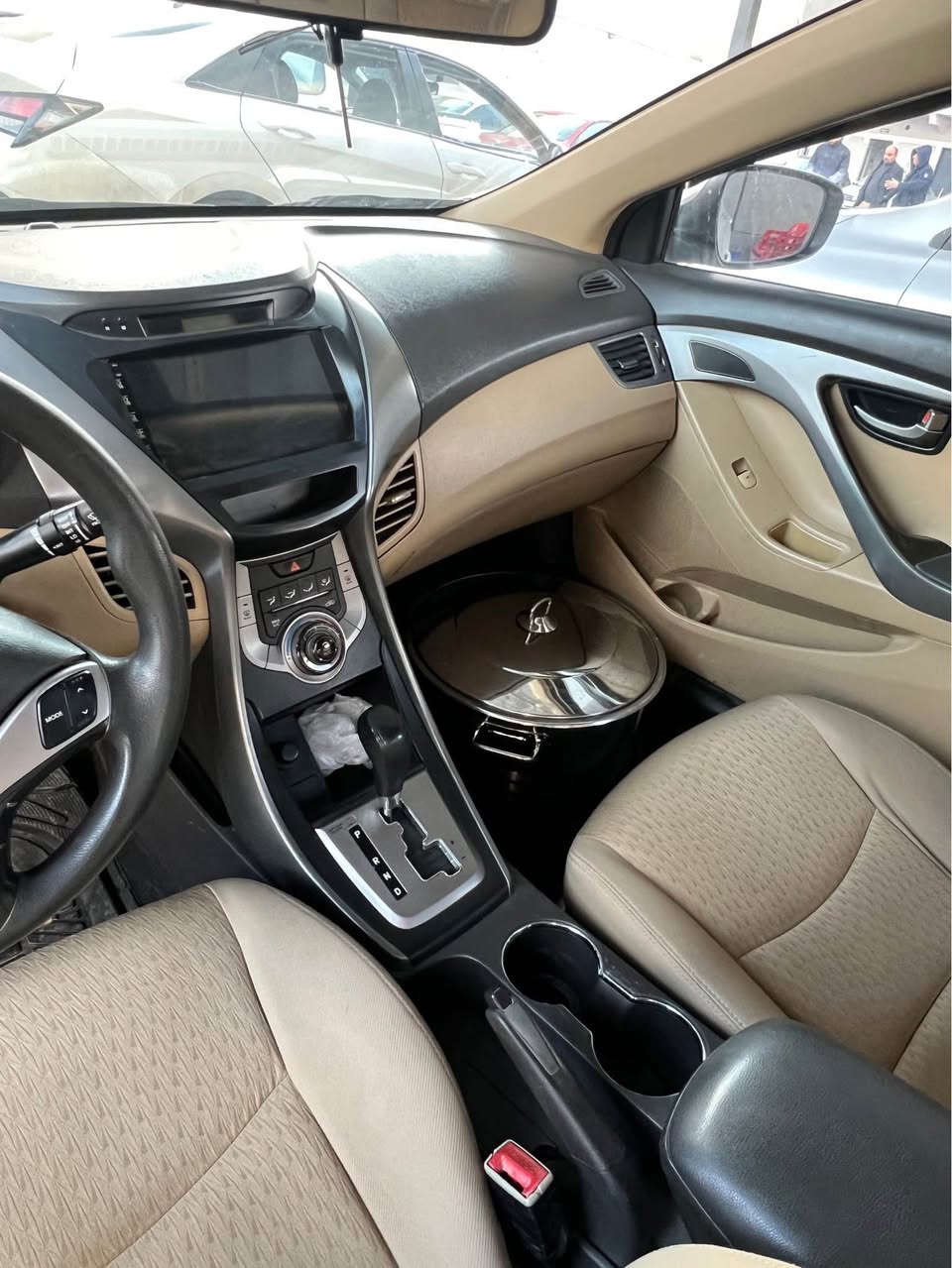 اسم السيارة و نوعها و موديل : هونداي النترا 2014
سعر و مجال :120 
غرامة :لا 
عدد سلندر + المحرك حجم المحرك :4 سلندر 1.6 لتر
عدد الممشة : 
مكينة مفتوحة : لا 
الكير مفتوح :لا 
المكينه بيها نفخ :لا 
عدد قطعة الصبخ + امكنها :بوند بشر صبغ
تعديل بارد : لا 
الايربكات : لا يوجد
الشاصي و الدواخل :سليمة
رقم الشاصي  :
تحويل او وكالة :موجود
عنوان : دهوك 
تبديل : موجود
قسط : موجود
رقم الهاتف :*********** دهوك, العراق
