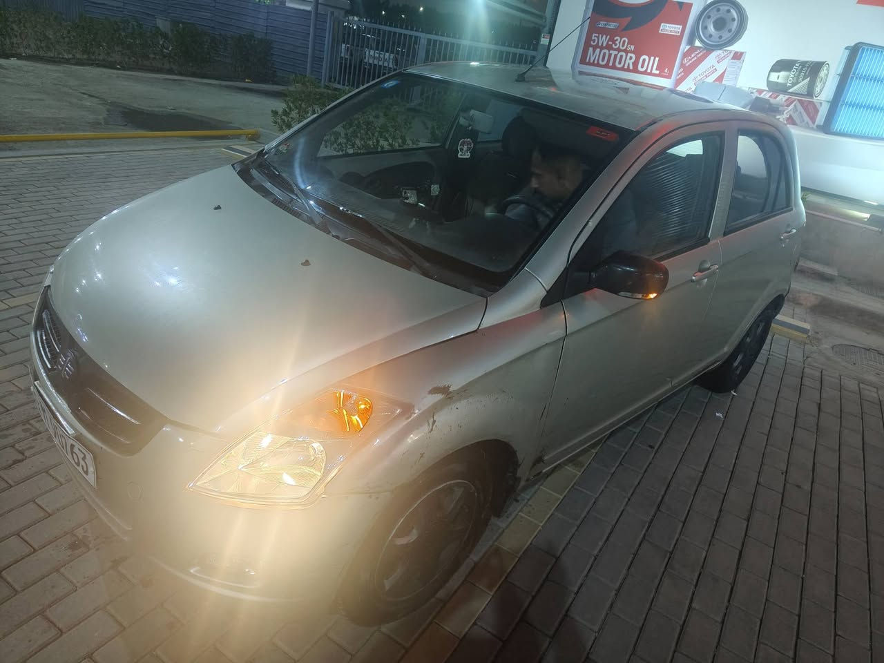 السلام عليكم فاو اوتماتيك موديل 2013 ماشيه 40 الف السياره مكفوله من الضربه ولصبغ بيها جاملغ امامي بي طخه ومصلح علبارد مكينه وكير جدد تبريد ثلج تخم تاير كهربائيات كلشي شغال غرفه جديده ريمون سنتر لوك شاشه تاب كامره خلفيه السعر 33 قفل بدون عمله مكاني بغداد السيديه تقاطع درويش رقمي ***********
