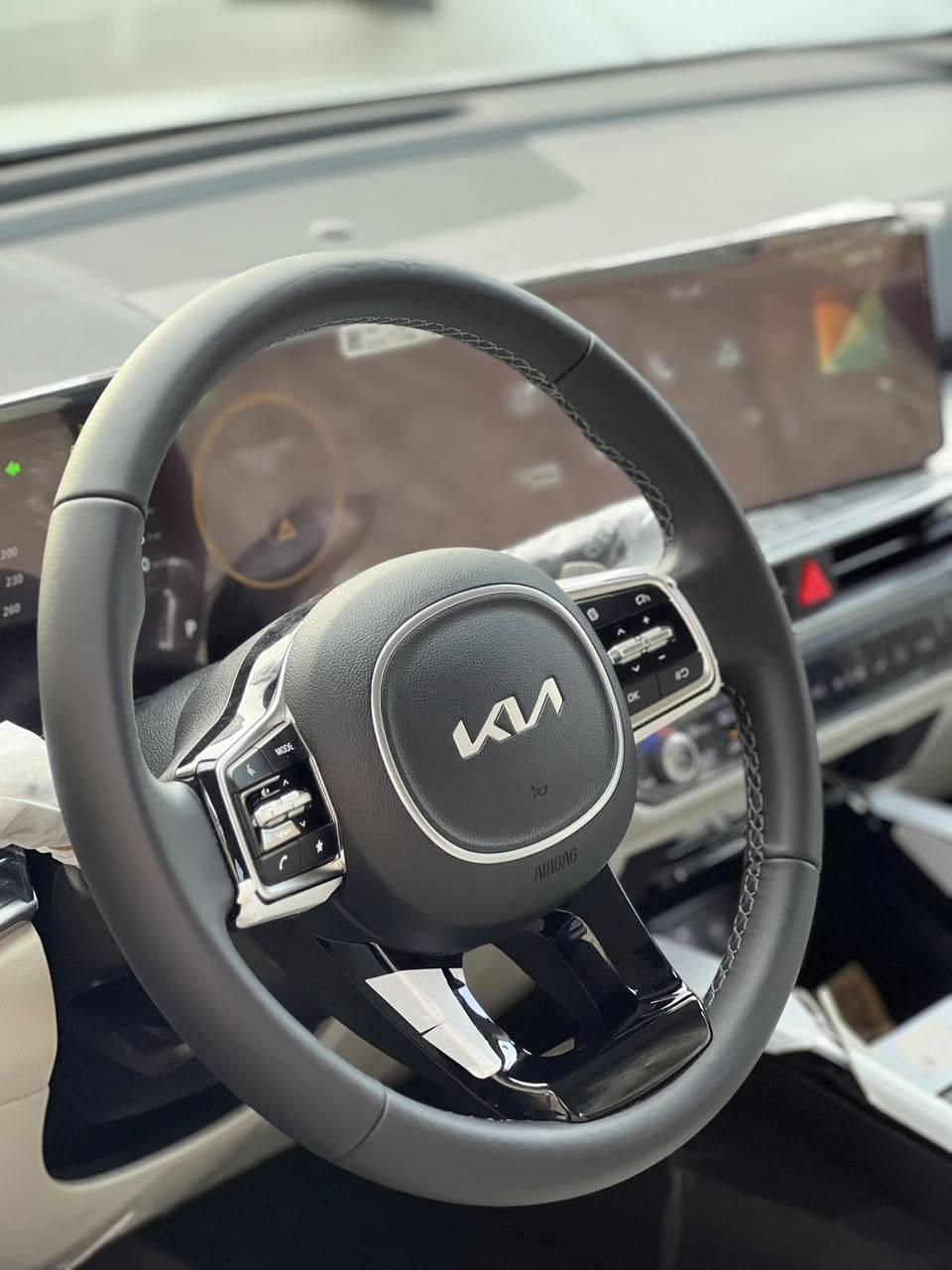 سورينتو 2025 رقم بغداد ويل 20 داتشو كامرتين حساسات امامي خلفي شفتات كير ماوس سايد بريك بصمه 7 راكب السياره مدوشمه جلد اصلي السياره كفاله من الزلغ كلش حته الدعاميات مكاني بصره الشراي يتصل ***********
