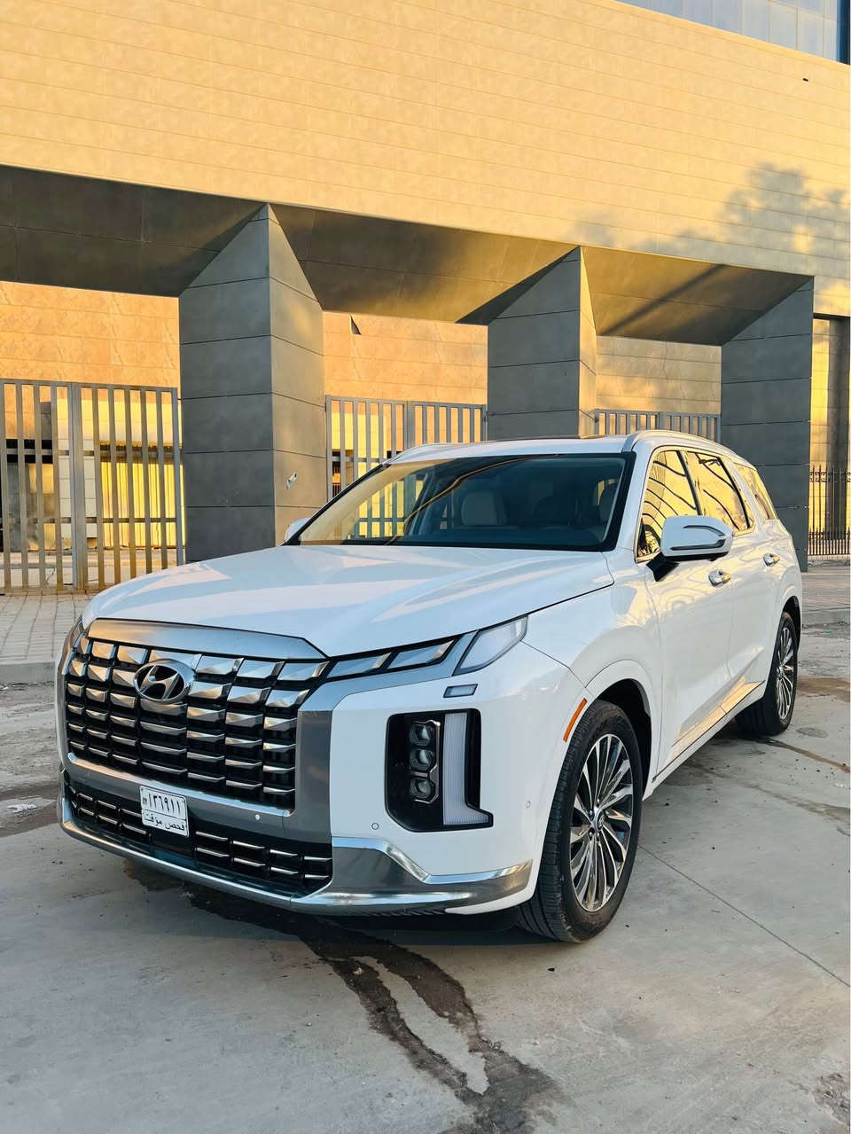 اللهم صلي ع محمد وال محمد 
⚪️بلسايد ٢٠٢٤ كالكرافي للبيع 
🔴السيارة فول مواصفات أعلى فئة بالبلسايد 🔴
داخل ابيض ملكي 💲VIP 
ماشية 11 mi
رادارات 
فتحتين سقف
كشنات تدفئة وتبريد ومساج
كشنات منفصل 
٣ قطع تبريد 
عداد دجتل
٥ كامرات 
سستم صوت هارمن كاردن 
قيادة شبه ذاتي 
بردات خلفية
جنطة كهرباء 
صور الحادث مراسله واتساب 

السعر -268 ورقه بدون رقم تترقم جميع المحافظات

للاستفسار 
*********** بغداد, العراق
