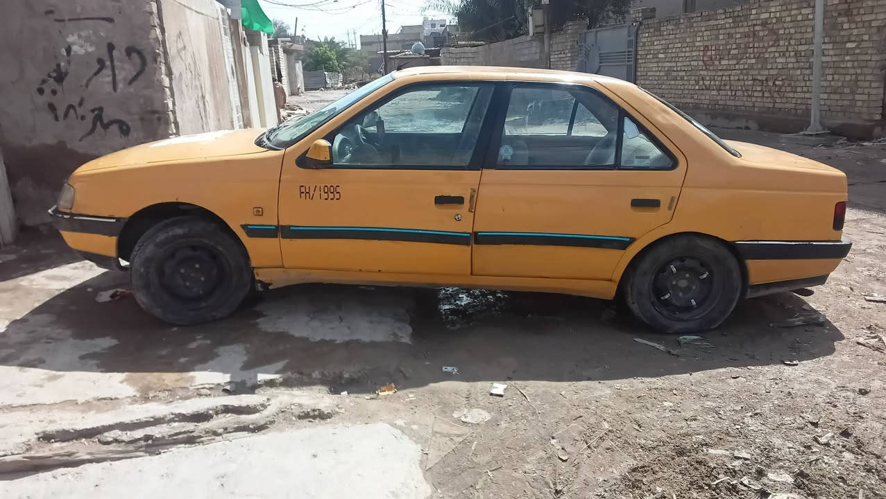 السلام عليكم بيجو موديل2011 السعر23 العنوان بغداد لامين الثانيه رقم الهاتف ***********
