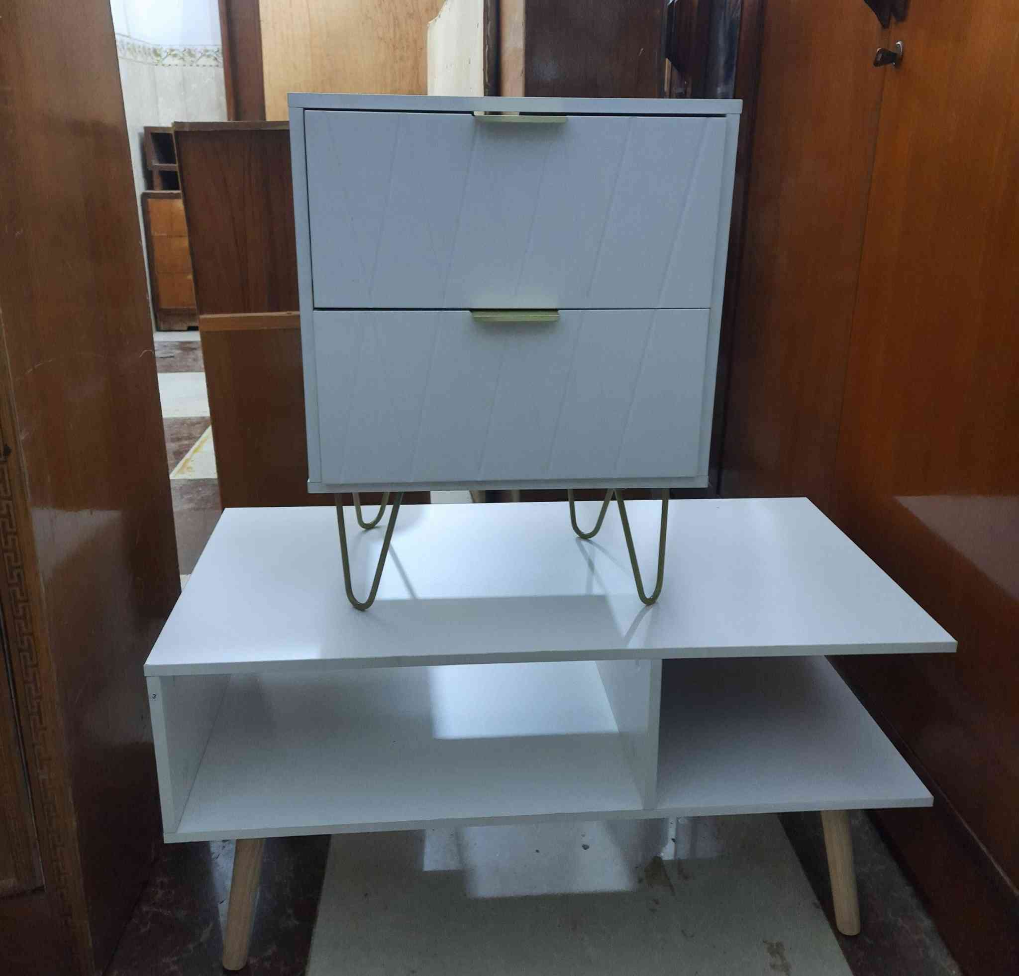 السلام عليكم.. غراض كله جديده غير مستخدم تصفيت محل كله اثاث بريطاني مو تركي...الاسعار مذكوره....ميز الطعام الجوزي 65
ميز الطعام الرصاصي بلا كراسي 40
ميز الجوزي العمودي ارتفاع 2 متر يصير يم المرايا او المغسله 40
جهاز طفل حديث الولاده يتكون من ثلاث قطع كاروك جرارات حافضة ملابس 60 مكتبه قراة مع جرارات 45 
مكتبه تعليگ او ارضيه مع جرارات صغيره 40
كشوانيه 20...القياسات مكتوبه على الكارتون..  اتصل ***********
