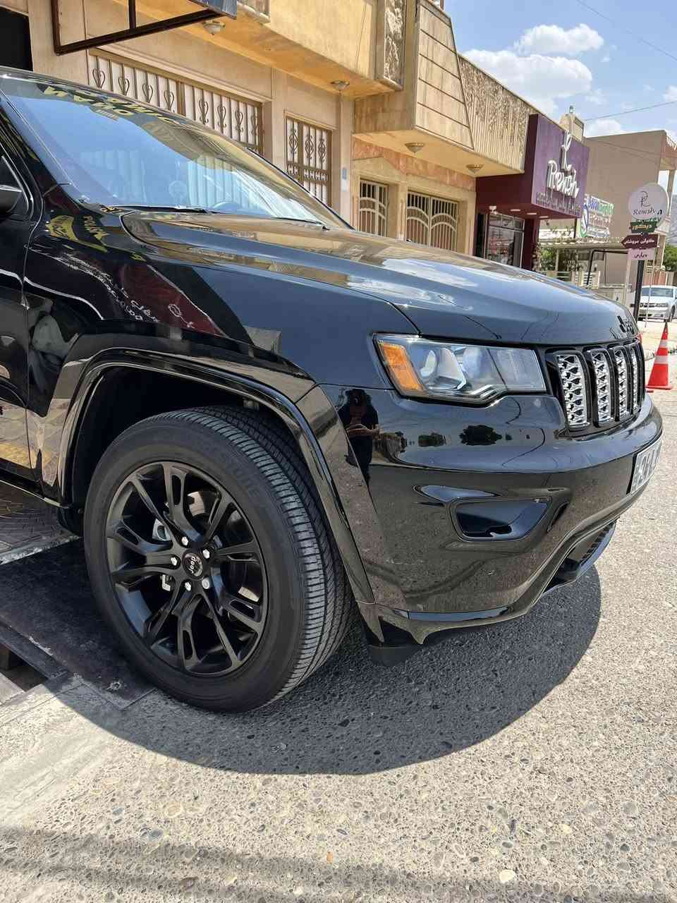 جيب كراند شيروكي بلاك توب 
موديل 2022
ماشيه 6000ميل فقط 
بدون صبغ 
شاشه ايباد
صندوق كهرباء
بكرة درايف مود
نقطه عمياء
كشنات هيتر
ستيرن هيتر
تشغيل عن بعد
مكان سيارة دهوك 
سعر 335$ 
للاستفسار اتصل ***********
