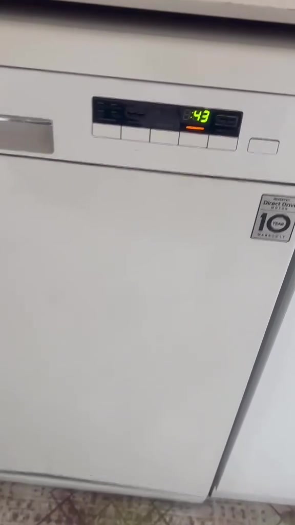 ‏غسالة المواعين الصحون اخو جديد مستعمل خمس الشهر بسعر مناسب السعر 275 مجال ￼


**إذا كنت صاحب هذا الإعلان وتريد حذفه لأي سبب، رجاءا أرسل رسالة إلى الدعم الفني**