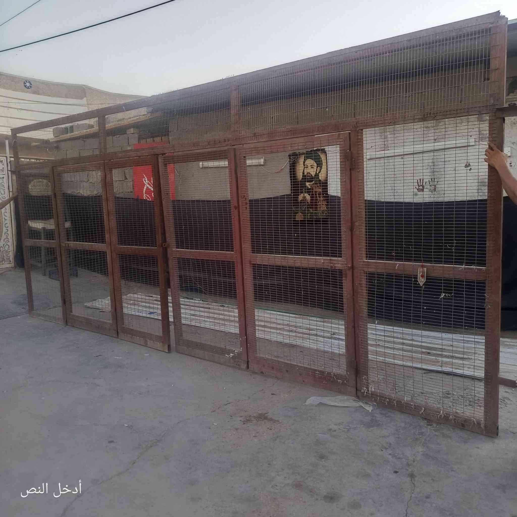 سلام عليكم واجهيه البيع العرض 6متار الرتفاع 3متار 4بوب  ينفتحن و2ثابتات العنوان الشعب هاتف ***********عباس
