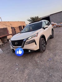 نيسان روج 3سلندر تيربو 2023.ماشيه 23 mسياره فول بصمة كشنات جلد بنوراما...