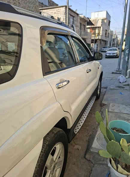 سبورتج ٢٠٠٩ خليجي تبريد تدفئه صدر جديد تايرات جددبيها جاملغ وبنيد مبدلات والدعاميه مكسره اني بدلتها جاهزه من كلشي بس حساس كيلو متر ميشتغل ودبه الزراكات مزروفه فقط 
للبيع ب١١٥ بيها مجال مكاني بغداد الحريه
سنويه باسمي وهزة بعدلها سنه وتسقط 
***********
