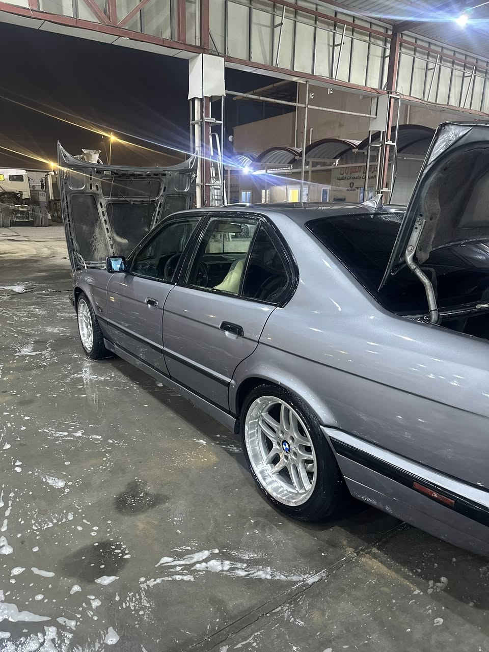 السلام عليكم 
للبيع 540 اصل 8 سلندر رقم بغداد 
سياره وارد يابان مكينه وكير مال حاويه 
حداده كلهه جديده كهربائيات كله شغاله تبريد ثلج 
صبغ جديد هسه مصبوغه كشنات جدد كلش غرفه كلش حلوه 
ويل M اصلي حجم 18 السعر بلاش 70$ وبيه مجال لشراي الاستفسار اتصل ***********
