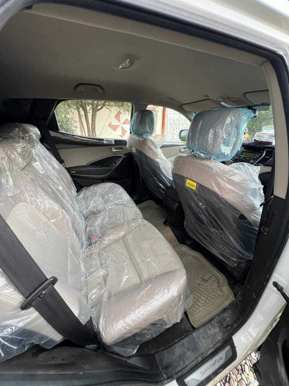 سيارة هيونداي سنتافي موديل 2014 محرك  مال كصة 4 سلندر 2400 الكير والمحرك شرط الفحص  وصبغ مابيها مثل ما موجود في ورقة الفحص  و كهربائيات كلها شغالة تحكم استيرن ومرايات كهربائي و هزه جديدة وسنوية جديدة 
سيارة بأسمي تحويل ثاني يوم تحويل.
لاستفسار ***********
مكاني برطلة
