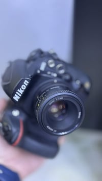 نيكون D810 • عدسة 50mm 1.8D • بحالة ممتازة