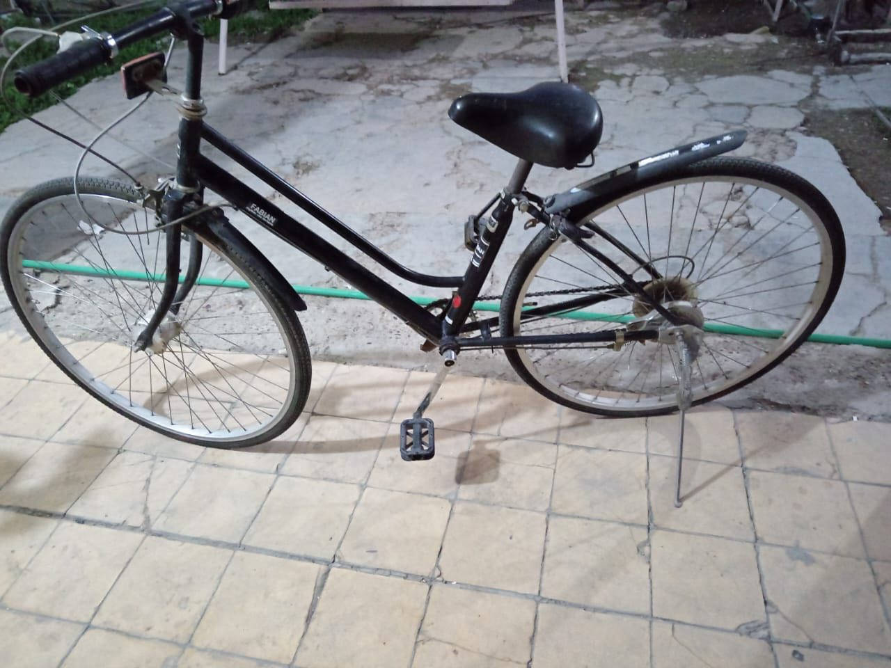 سلام عليكم ورحمة الله بايسكل للبيع جديد حجم ٢٦تايرات نضيفه السعر90وبي مجال
مكان حي الخضراء ***********
