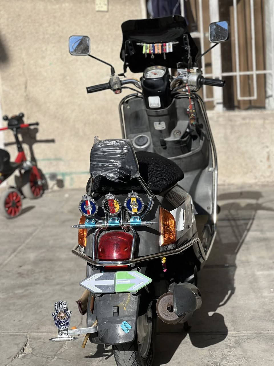 السلام عليكم دراجة بوليس كابريتر للبيع دراجة فول نضافة مكينة مامفتوحةالمكان الاورفلي السعر750وبيها مجال الرقم***********للاستفسار
