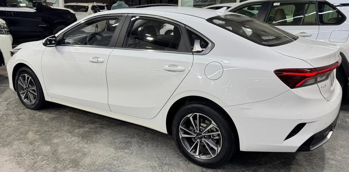 كيا  K3 فووول مواصفات 2024  للبيع
مكفولة كفالة عامة
رقم بغداد
فتحة 
بصمة
محرك 1500 دبل نوزل
ماشية 18
كشنات جلد
شاشة
كامرة
حساسات
مود درايف 
اوتو هولد
سايد بريك بصمة
مري شفط
باقي المواصفات موضحة بالصور
السعر 145 $ وبيهة مجال للاستفسار 
***********
***********
