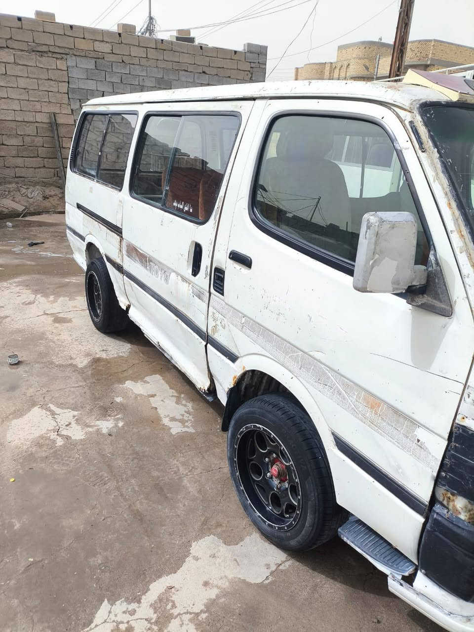 سيارة هايس موديل 96 مكينة ونجي 6 لا تنقيص ولا تبخير نگرة سلف ضفيرة جديدة باقية ع ربط الكهربائي البدي شوف العين حدادية نص عمر راعيهه بالزبير يمته ماتريد يحولك مصفرة غرامات بس الهيئة ما ادري شگد عليهه 
ب 18 وبيهه مجال قليل ***********
