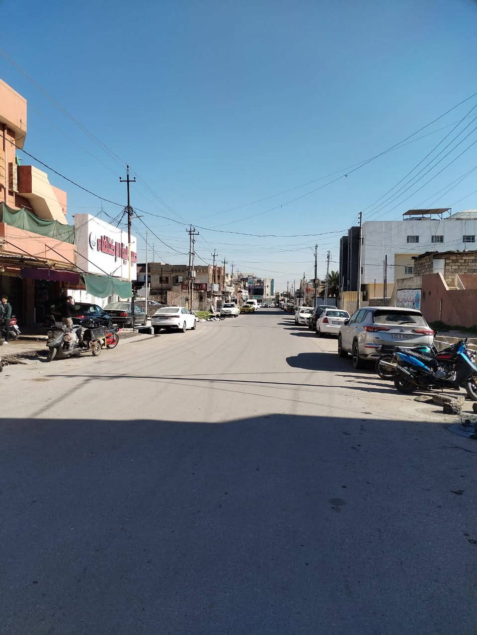 دار للبيع بحساب الارض 
الموقع.. حي سكر المربع الاول 
تقع على شارع 20 متر 
مساحة 168 م واجهه 10
الدار مؤجر حالياً 
قريب من مركز الصحي السكر 
مستشفى الخنساء 
لمعرفة السعر علق بتم لتصلك السعر 
الاستفسار اكثر يرجوا زيارة المكتب الكائن في سكر قرب من مجمع الاوربي 2
او الاتصال على الارقام التالية او مراسله الصفحه 
***********
***********
