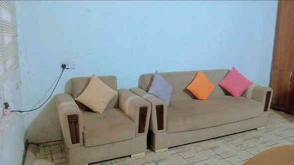 ئەم تاخم قەنەفە بۆ فرۆشتنە هیچ کێشەی نیە دڕاویو سوتاوی نیە هیچ نەشنیشتوە تورکی ئەسڵە 8گۆشەی لەگەڵە تەپڵەکی ئەسڵی باڵۆن پرێسی لەگەڵە شوێن حاجیاوا ***********
