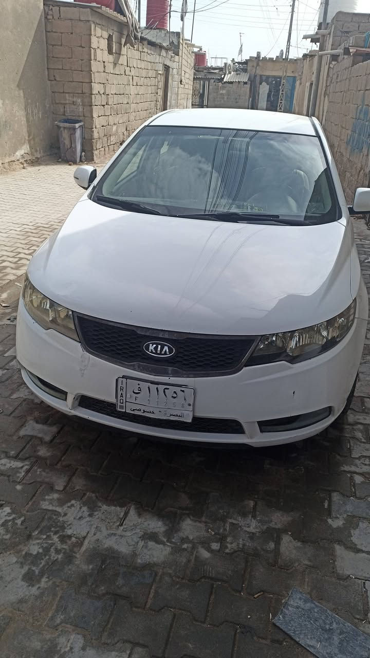 السلام عليكم سيراتو مديل 2013 رقم بصره سنويه 27 جاهزه كير مكينه كهربائيات تبريد حداده خير من الله  بيهه هاذه بلداير جوه قبق بانزين  موظح بلصوره كلش زغير لا تبديل ولا ظربه العنوان البصره التنومه ***********
