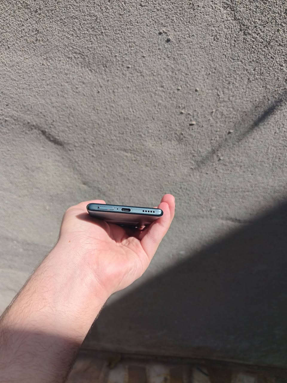 Honor X9C للبيع
ذاكرة 128
رام 8 
مستخدم نظيف وكلشي شغال بيه
فقط مبدل شاشة اصلي وهاي حالته اكو خط بسيط عالجانب بس ما مأثر عاللمس
يجي مع الجهاز كارتونته الاصلية وكفر ظهر
قيم بما يرضي الله


**إذا كنت صاحب هذا الإعلان وتريد حذفه لأي سبب، رجاءا أرسل رسالة إلى الدعم الفني**