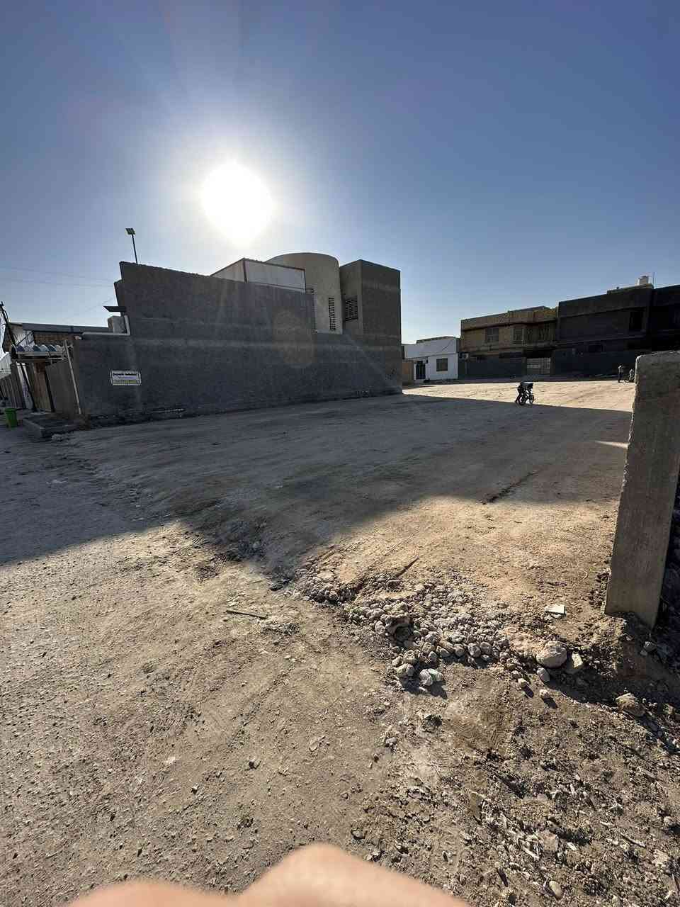 سلام عليكم قطعه للبيع طابو اسهم مساحه 600 متر تحويل مباشر العنوان سفينه شارع جامعة الإمام الصادق ثاني قطعه عن شارع الجامعه السعر ولاستفسار نتصال على راقم 

‭0780 631 7781‬☎️
