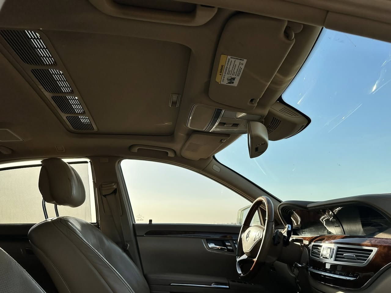 مارسيدس 2012 اصل كفاله عامه (ادوات السياره )
توين تيربو  يعني طياره مكينه كير حداديه كفاله عامه

تخم تاير 

فول مواصفات فتحه كشنات خزن ميموري حاضن 

تدفئه تبريد كشناتها 

ابواب جنطه كلهن شفط 

جوبلس تصعد وتنزل 

سياره مفوله معروفه بعد مواصفات S 

سياره جهازه من كولشي 

شراي اخليك ع راسي 

سعر 95 وبيها مجال 

 ***********
