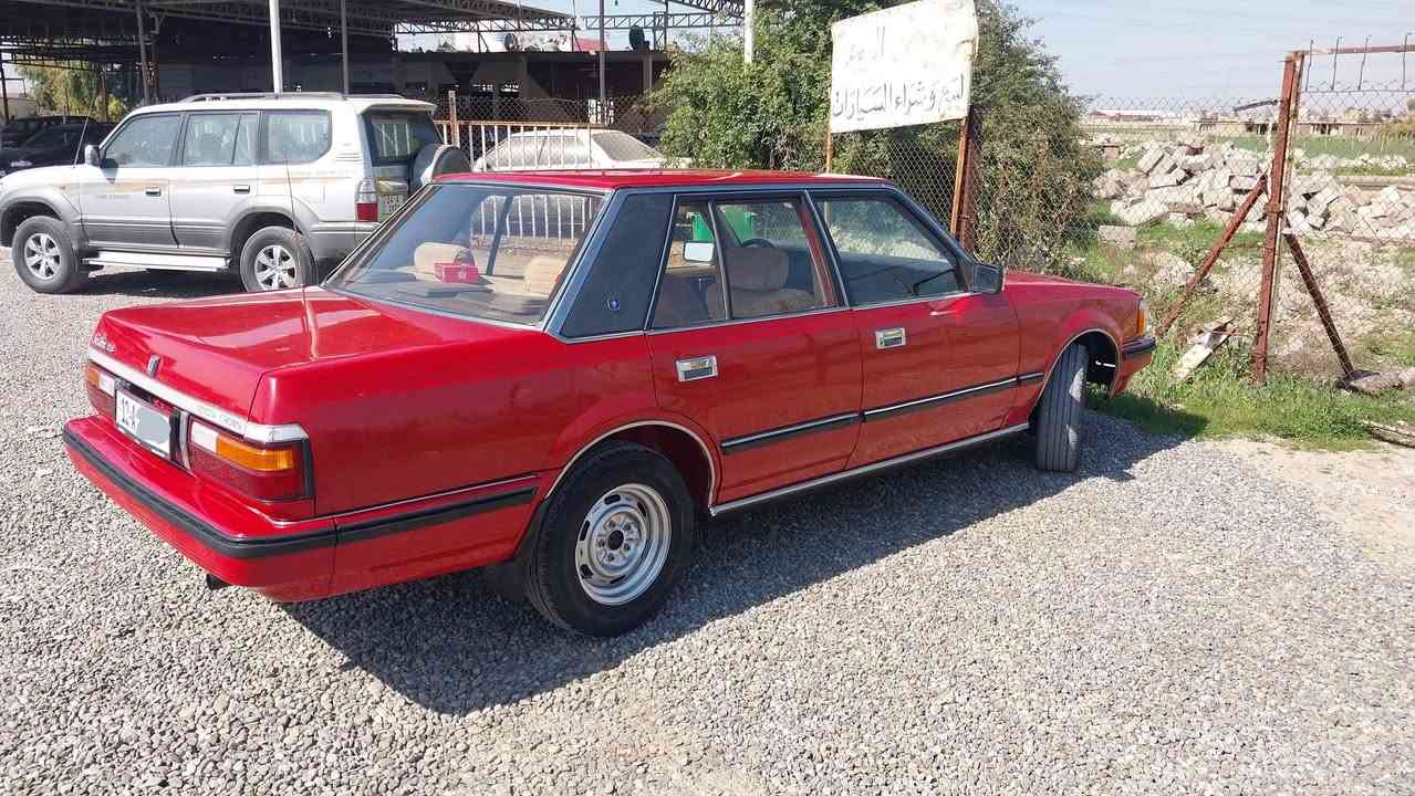 سلام عليكم       السعر 70 ورقه
سوبر موديل 1984
وضع بلادي الشركه 
السياره بدون ضرر او تبديل  او خياسات 
بدون صبغ وبدون تقحيل 
فقط مكانين اصغار صبغ على كد شبر  او اكثر
دواخلها كلها على البلاد 
محرك كير شرط بلادي 
كهربائياتها كلها شغاله 
صدر امامي خلفي جديد 
هزه سنويه جديد بسمي 
عنوان موصل برطله 
رقم للهاتف ***********
***********
