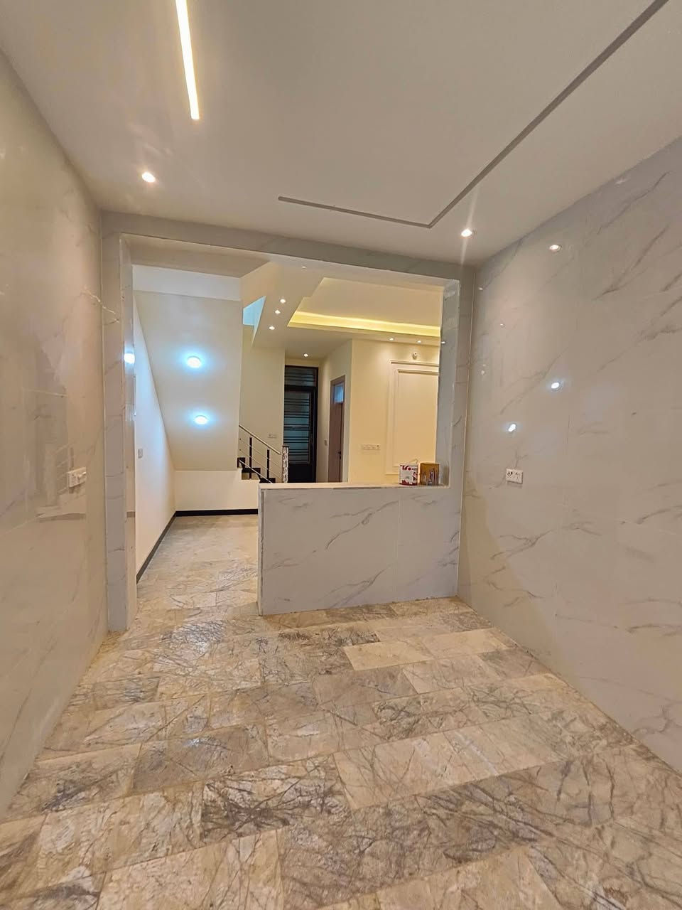 #دار اللبيع في كربلاء مقابل #حي العباس عمود 12 #قرب مدرسه المحمديات المساحه 100متر طابقين يتكون من 4 غرف نوم وصاله وستقبال ومطبخ صحيات داخل وخارج  تفاصيل اكتر داخل الفيديو طابو زراعي قرار محكمة سند 25  خدمات كامله مجاري ماء كهرباء مؤلد خط ذهبي خطوط نقل كلشي متوفر  الاستفسار اتصل #واتساب  *********** *********** ***********
