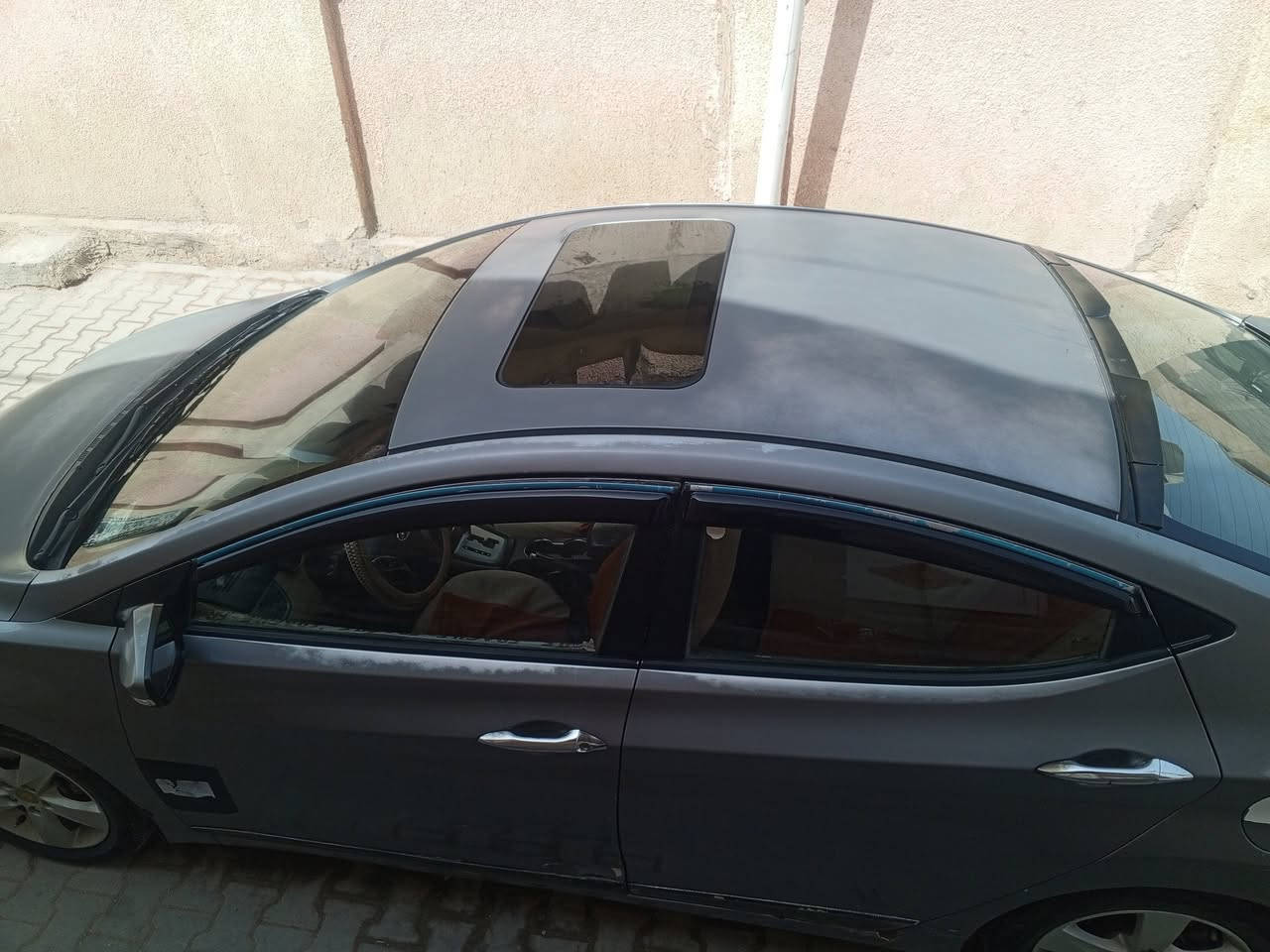 السلام عليكم ورحمة الله وبركاته رمضان كريم 
النترة موديل 2012 نجف فول مواصفات عدى البصمة فتحة بالقمارة  اشاير بالمري تحكم بالاستيرن شاشة بلادية  السيارة بأسمي اني المالك الشرعي السيارة سنوية ماساقطة كير مكينة حدادية 80 % بية رشات صبغ ابيع احزام  السيارة لابية ضربة ولاتبديل مكان السيارة نجف /مشخاب 
*********** 
@إشارة
