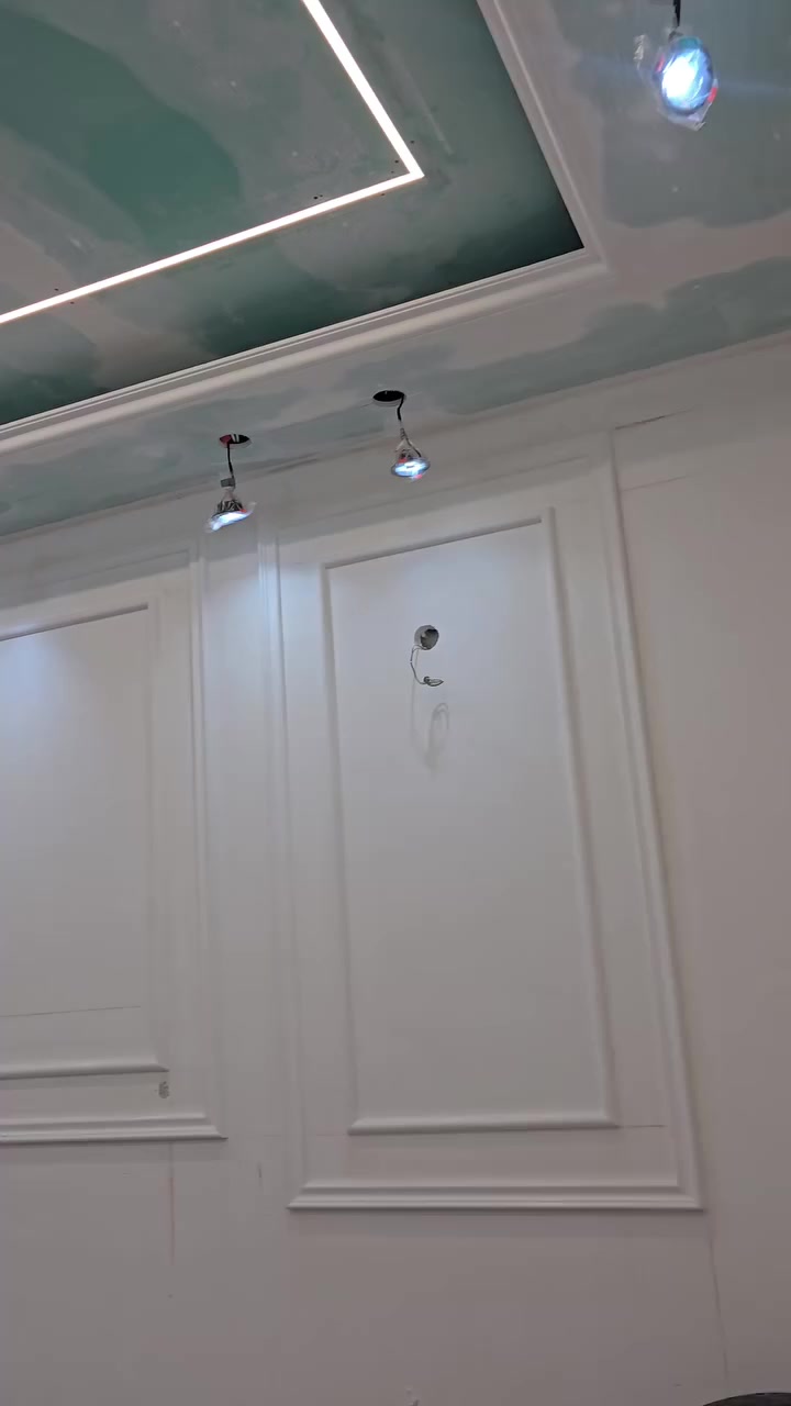 العنوان ديالى بعقوبه🏘  
صبغ الدور . كادر متخصص .كافه انواع الاصباغ والديكور🏠  صبغ داخلي وخارجي 
 . ورق جدران .جبس بورد. ديكورات عامه 
  تغليف الجدران (ورق جدران).(سقوف ثانويه) .( زجاجي). (سحبات)..(بديل الخشب والرخام )
مانع رطوبه بجوده عاليه للاسطح 
ديكورات عامه . اسعار مناسبه .
دقه في العمل . سرعه الانجاز . ⚒️⚒️
للتواصل مراسلتنا على الصفحه او
*********** متوفر واتساب
