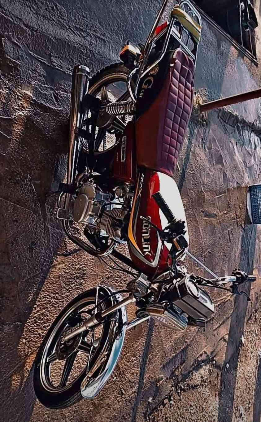 عندي هاي الدراجه سونيك للبيع 22 محرك ما مفتوح وصبانه ما مضروب عليه بالشرط تفحص صرف ما ابي بالشرط. ***********
