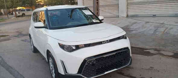 كيا صول مواصفات عادية موديل 23 
 الحادث موضح بالصور 
المكينه 2000دوش ماشيه 32
قطعتين كلير مصبوغه بامريكا  
السعر 155ورقه وبيها مجال 
السياره بدون رقم موقعها ببغداد
للتواصل على الرقم التالي:***********
