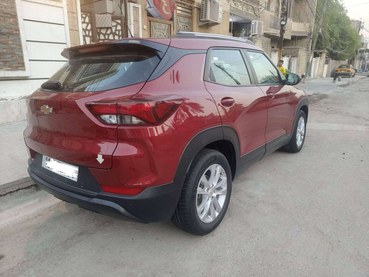 السلام عليكم 
 تريل بلايزر 2021 بدون قطرة صبغ
مواصفات عادية
محرك 1300 تيربو 
رادارات توقف ذاتي 
حساس نقاط عمياء بالمري 
هاند بريك كهرباء   
قيادة ذاتية 
مثبت سرعةو تحكمات ستيرن 
نظام اوتو ستوب لتقليل صرف البانزين 
والبقية عادي كشن مو كهرباء 
السعر 135 وبيها مجال للناس الي تستاهل 
المكان بغداد الاعظمية 
السيارة بدوون صبغ نظيفة 
بيع مستعجل جدا 
واتساب ***********
