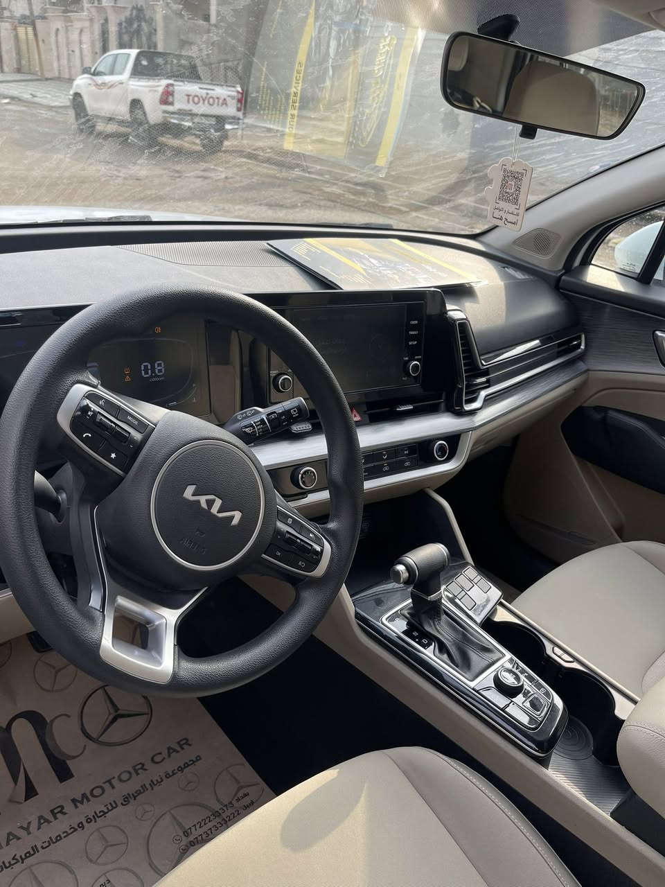 سلام وعليكم للبيع سيارة 🚗 كيا سبورتج خليجي موديل 2022 محرك 200 دوش ماشيه 72 الف مكفوله كفاله عامه سياره جديد لوك سبير منازل السعر 215 وبيه مجال المكان بغداد الرقم الهاتف *********** الرقم بغداد
