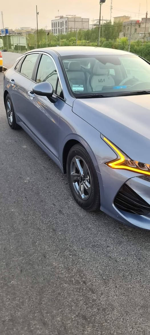 السلام عليكم للبيع فقط
كي فايف K5 موديل 2022 
 🚘مكينه 1600 تيربو
 🚘بصمه
 🚘 تشغيل عن بعد
 🚘 جنطه ذكية
 🚘رادار جانبي وامامي وخلفي 
 🚘قيادة ذاتيه
 🚘 قيادة 4 انضمه
🚘دواخل جلد 
🚘لون مميز 
 🚘 شاشه كبيرة
🚘كامره دواره 
🚘تحديد مسار
🚘لايت زنون 4 عدسات بلادي عالي ناصي 
🚘لد نهاري 
🚘تحكم جهتين 
🚘تريد منفصل 
🚘شاشة عطل
 🚘هاند بريك بصمه
 🚘 اوتو هولد توقف ذاتي ب الازدحام
 🚘 رقم بغداد حرة بسمي رقم انكليزي 
 🚘 ماشيه و 62 Km قابل للزيادة 
 🚘بيهة ايرباك دشبول ول دركه فقط
 🚘 حادثهة موضح بل صوره بيه تبديل بنيد فقط نفس الون اصلي
بيها بارد بل مدكر الخلفي ول باب 
 🚘بدون دواخل
 🚘 حجر بيئة بشرط 
 🚘 ممفتوح برغي بلسيارة
 🚘 راديترات بلاديه ولايتات بلاديه
السعر 170 بيها مجال بسيط للشراي 
🏠العنوان البصرة القبلة ***********
