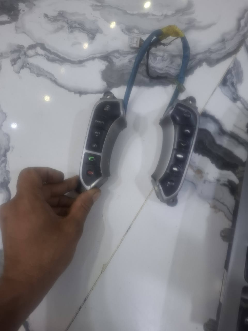 انطيني سعر وبل خير على الياخذهن
***********
