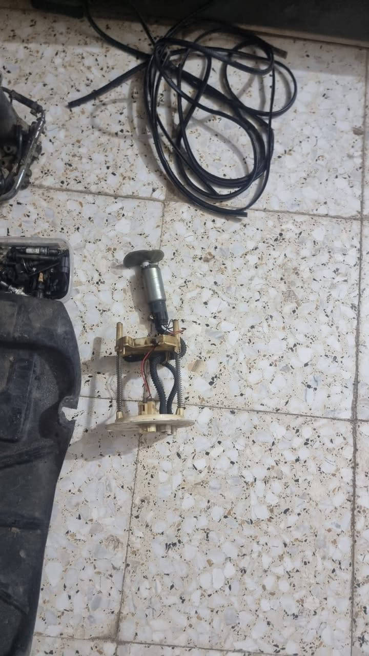 السلام عليكم
غراض سوبارو امبريزا ٢٠٠٣ للبيع قيم واخذ 

***********
