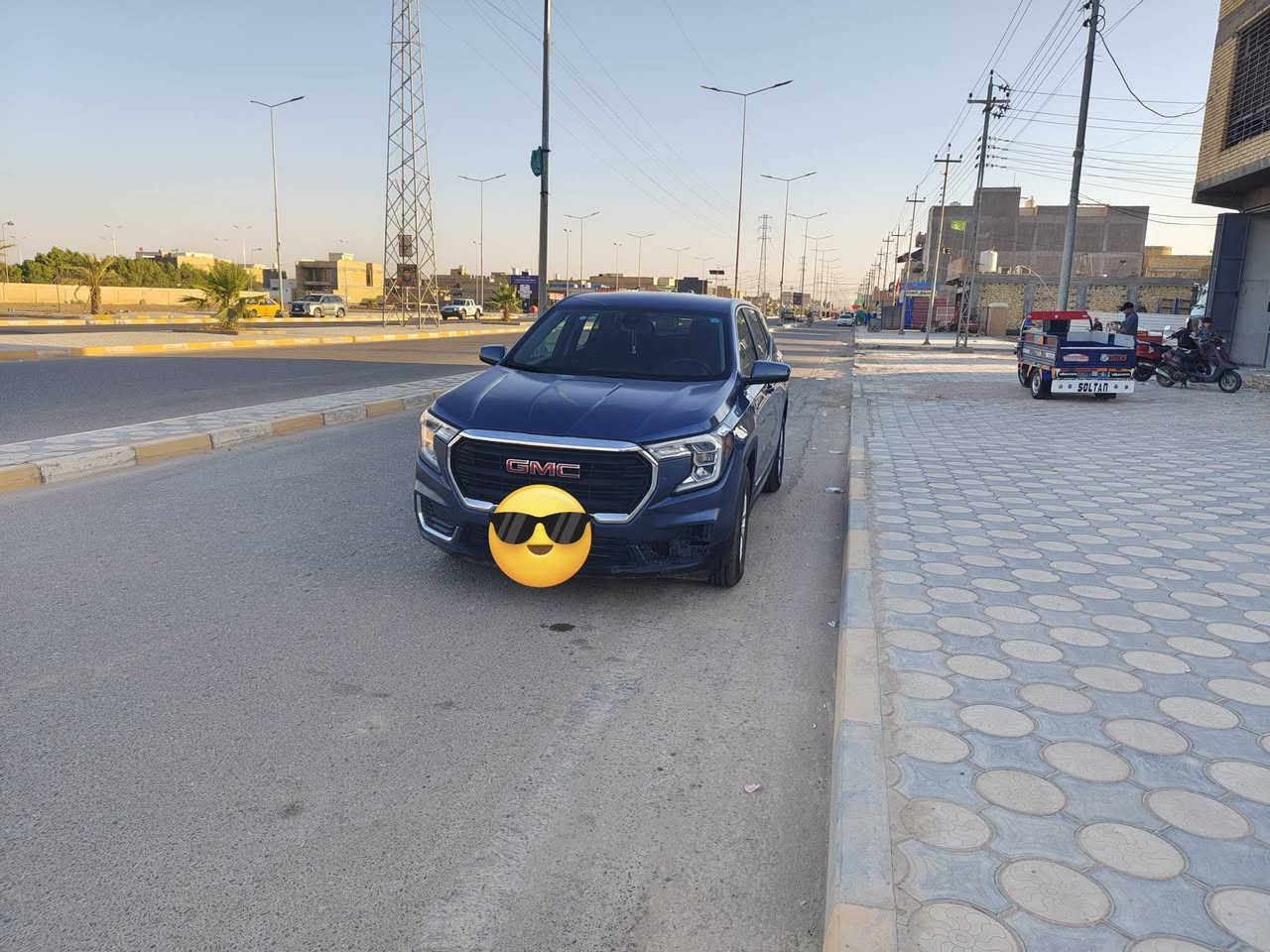 نوع السيارة والموديل: GMC Terrain SLE 2024
الوارد: امريكي
الحادث:  باللايت الامامي جهة السايق وواصل للـ لغد علما أنه ما واصل للراديتر يعني بغاز الشركة بعدهه
الصبغ: بدون صبغ فقط البنيد والدعامية 
الدواخل: لون اسود مع مقاعد حضن رياضي مريح 
الايرباك: بدون ايرباك
الممشى: 32000 قابل للزيادة
حجم المحرك: 1500 توربو
المكان+المنطقة: ميسان - العمارة - حي السياسيين 
السعر: 195 ورقة
رقم الهاتف: ***********
جميع المواصفات: معروفة عند كتابة نوع السيارة في گوگل
ملاحظات إضافية (إن وجدت): السيارة توجد فيها بعض الطخات البسيطة وتم تبديل حدادية السيارة بالكامل مع تخم تايرات جديد حاليا
