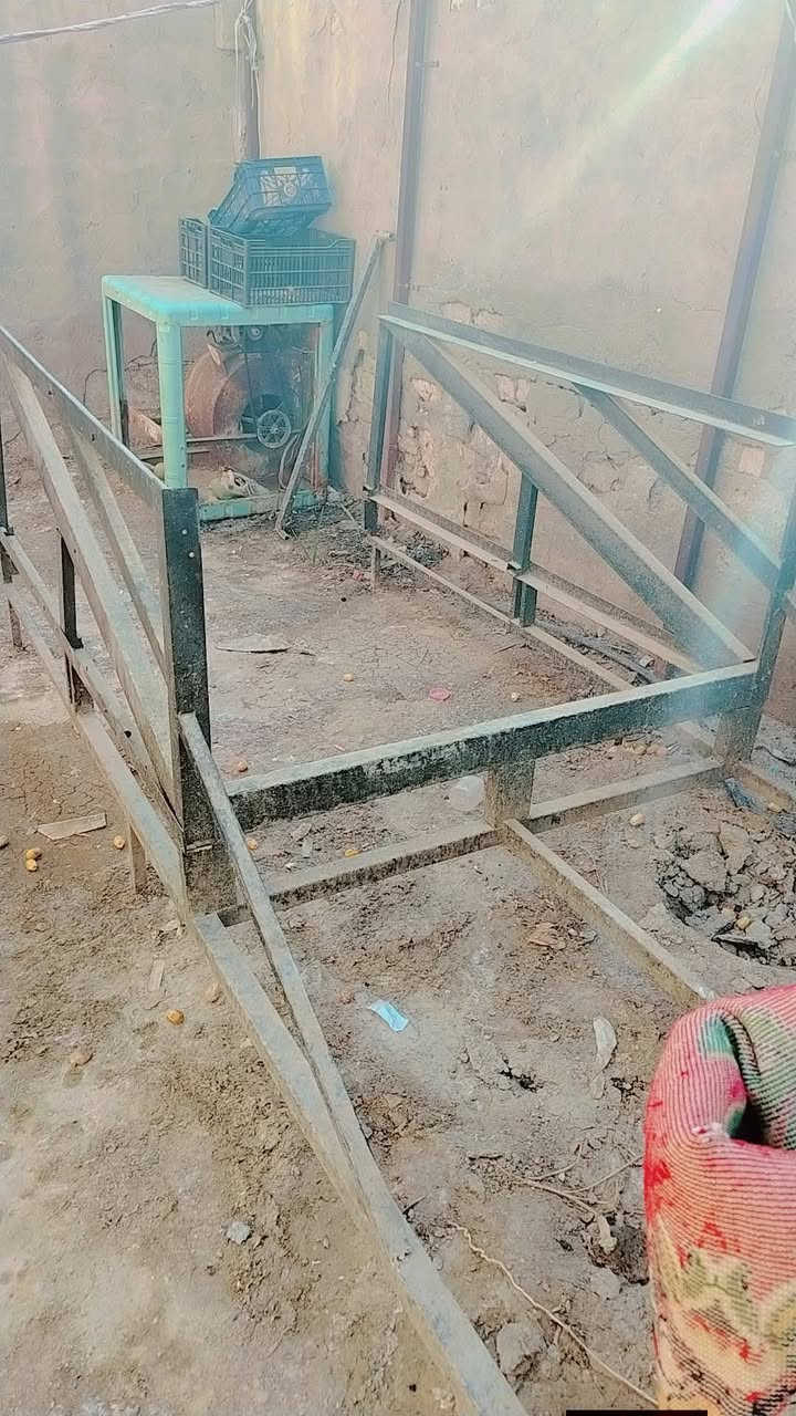 محجر ستوته للبيع نضيف السعر 100وبي مجال اتصل على الرقم ‏‪0782 879 9307‬‏او خاص
