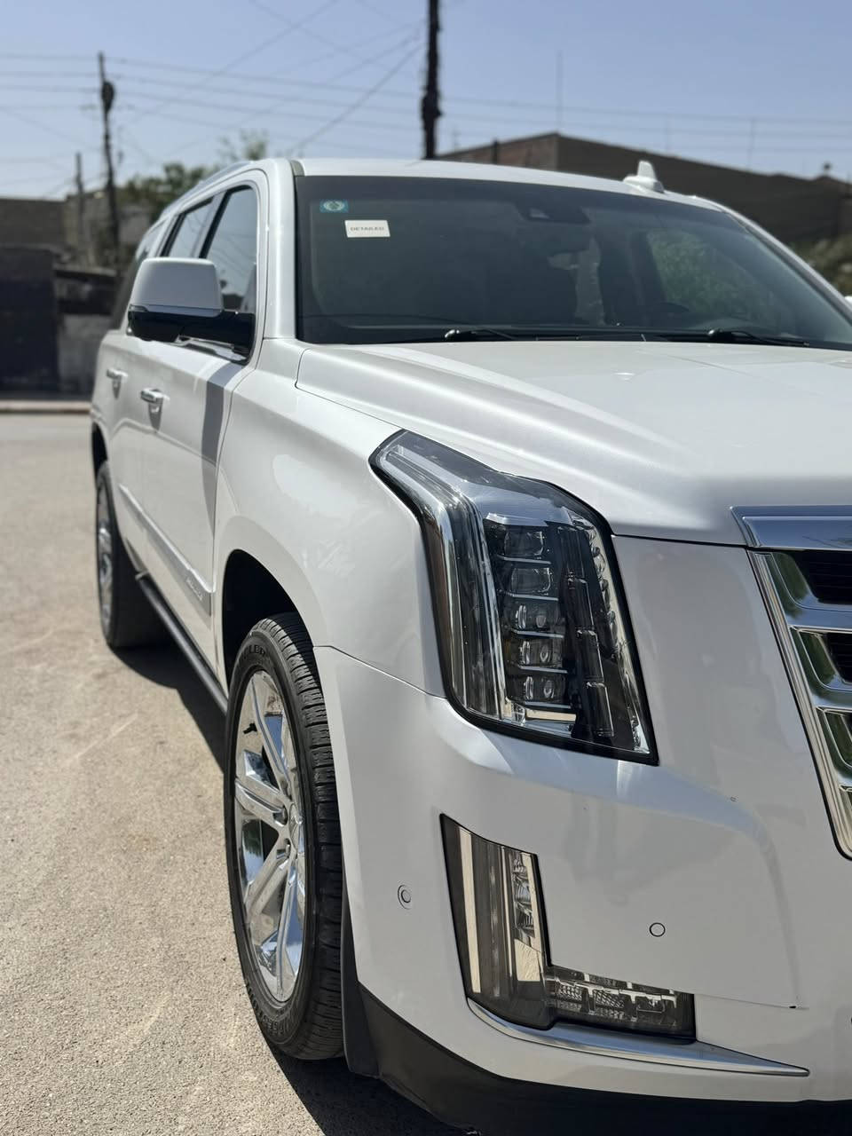 مستعجل Cadillac Escalade Luxury Premium 2018
▫️ اللون: أبيض لؤلؤي

▫️ المحرك: 6.2 V8 قوي

▫️ وارد أمريكي

▫️ الممشى: 107 ألف ميل

▫️ واصلة حديثاً من أمريكا ومدخلة بكتاب ضباط

السيارة نظيفة جداً ومرتبة، استخدام شخصي ومحافظ عليها بشكل كامل.

حادث دعامية فقط، بدون أي تأثير على الشاصي أو الميكانيك، وجاهزة للفحص بأي مكان.

🔥 مواصفات Luxury Premium الكاملة 🔥

• بانوراما سقف

• كامرات 360 درجة

• رادار وتنبيه مسار

• تبريد وتسخين مقاعد

• تشغيل عن بعد + بصمة

• نظام Bose الصوتي

• أبواب شفط

• شاشات خلفية

• LED كامل

• دبل + نظام تعليق فاخر

سيارة راحة وفخامة وقوة بنفس الوقت، قيادة ناعمة وهيبة على الطريق 

رقم الهاتف *********** 
💰 السعر المطلوب: 39000$

بيها مجال للشراي
