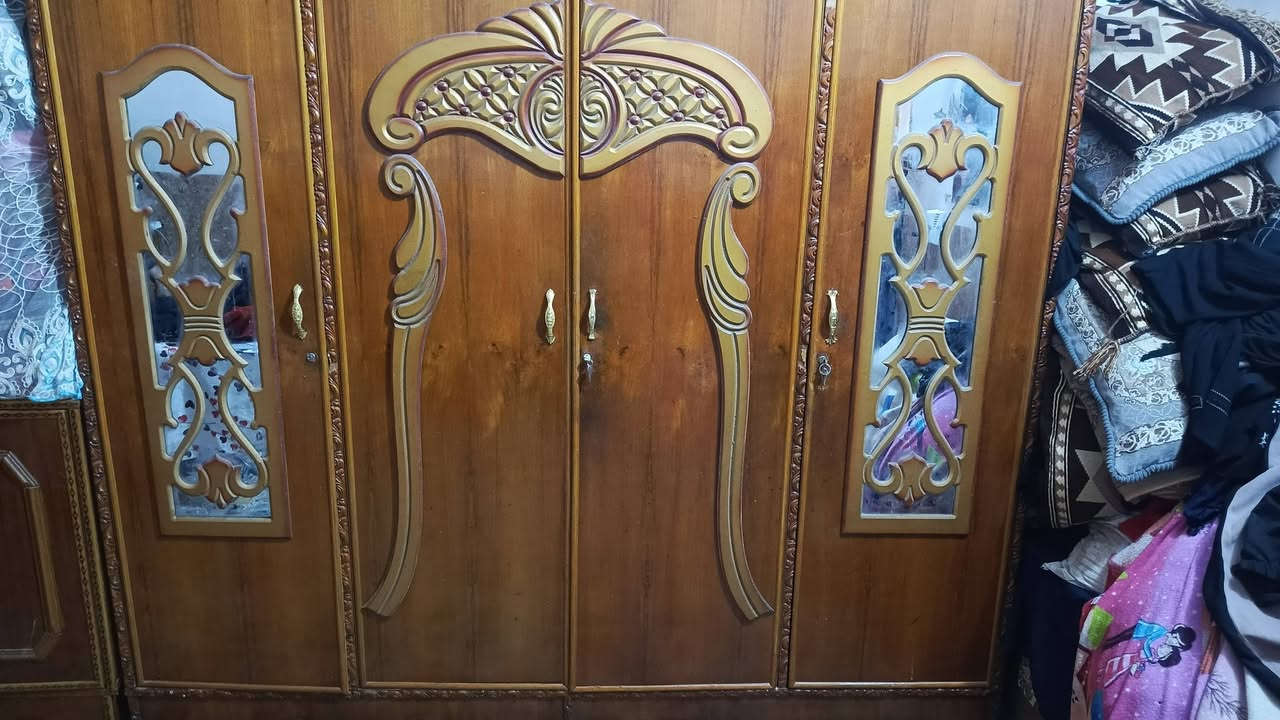 السلام عليكم كنتور 4  نضيف وجاهز من كلشي 
ويا بوفية نضيفة وجاهزه من كلشي السعر 325 مكاني بغداد


**إذا كنت صاحب هذا الإعلان وتريد حذفه لأي سبب، رجاءا أرسل رسالة إلى الدعم الفني**