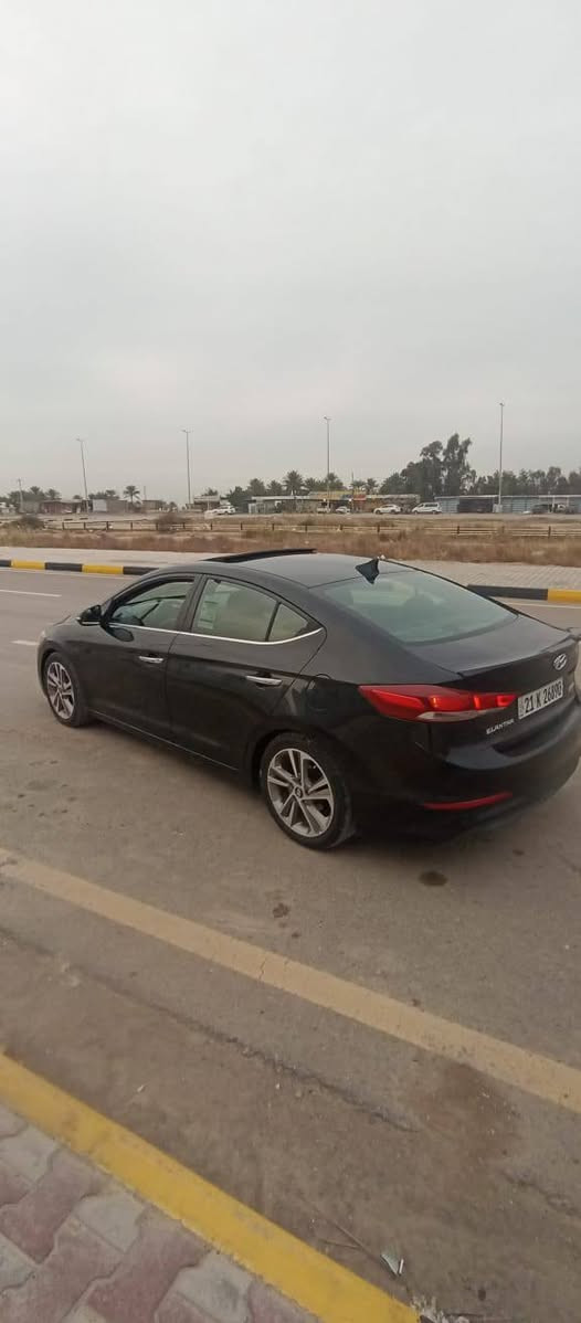 سلام عليكم النترا موديل 2017 فول مواصفات واحد ع واحد مكينه ما مفتوحه كير ايتي بيه قطعتين ونص صبغ فقط بدون دواخل رقم سليمانيه الجديد 
السعر 113 
مكان واسط العزيزيه 
***********
