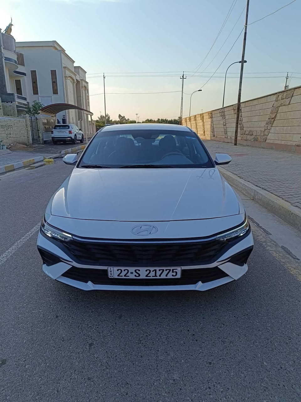 السلام عليكم
هونداي النترا للبيع موديل 24 رقم اربيل الجديد 
دخول جديد البارحه اترقمت السياره بسمي  ودخلت بغداد حادث السياره بنيد صبغ بدون ارباك بدون دواخل 
المواصفات 
شاشه الكتروني 
لد نهاري + لايت زنون 
فول تحكم استيرن
ثلاث انظمه قياده
السياره ماشيه 10  الف فقط السياره زيرو مشي امريكا 
رادار امامي 
ويل كب توقف ذاتي عنده الاقتراب 
محرك 2000 دوش بانزين فقط
وباقي المواصفات المعروفه 
مكان السياره بغداد 
الهاتف ***********/***********
