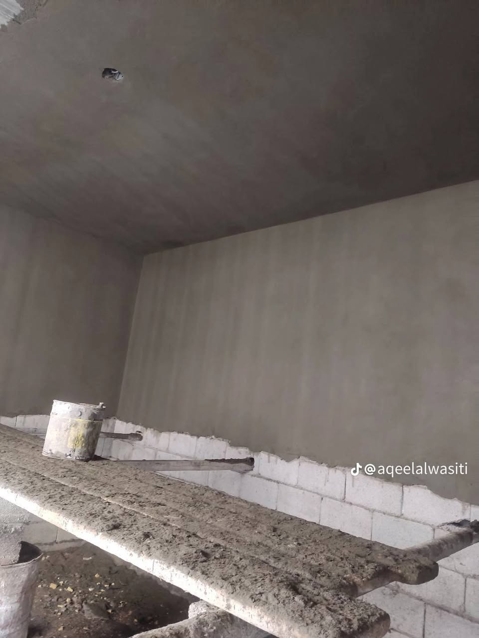 يوجد كادر لبخ جص و بورك و سمنت ***********
