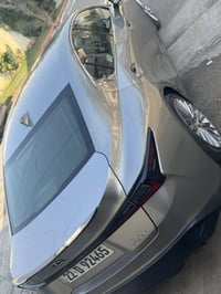 موديل 2022 is300 ماشية ٢٧ الف  فول داخل احمر بدون ايرباك  قطعتين صبغ  ...