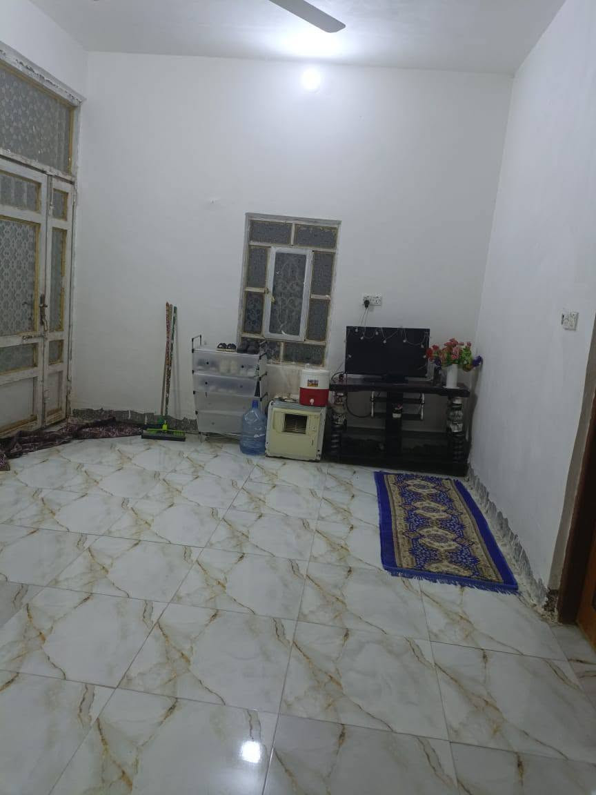 بيت للبيع الفضلية نزلة السيد جاسم المساحة 200. متر. صالة وغرفتين  ومطبخ وحمام جاهزات الديوانية مو جاهزة
الطارمة كلها سراميك السعر 40. وفي مجال لتواصل ع رقم
***********
