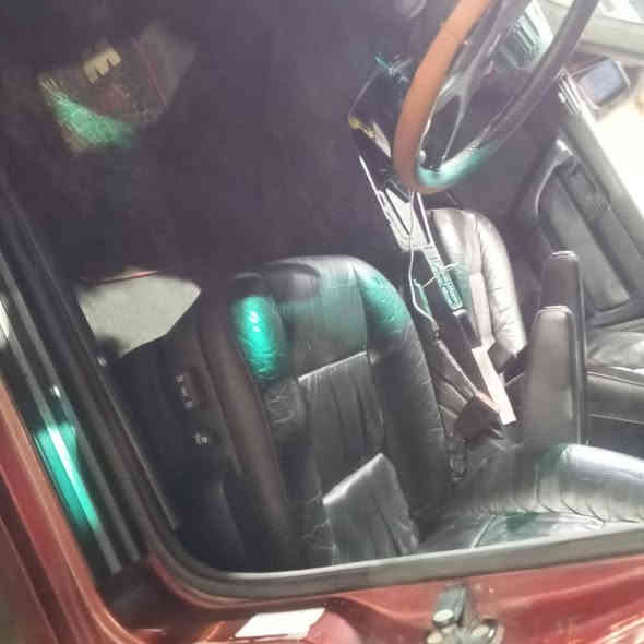 السلام عليكم بي ام 252سيارة جاهزة كيرمحرك صدر تخم تاير معايزهه شي غرفه جديدة فول مواصفات مصبوغه عام بدون حادث وعندي صور قبل الصبغ موديل90كيرمحرك بلجيس السعر58والله بس الغرفه بمليونين وربع اشتريتهه *********** بغداد
