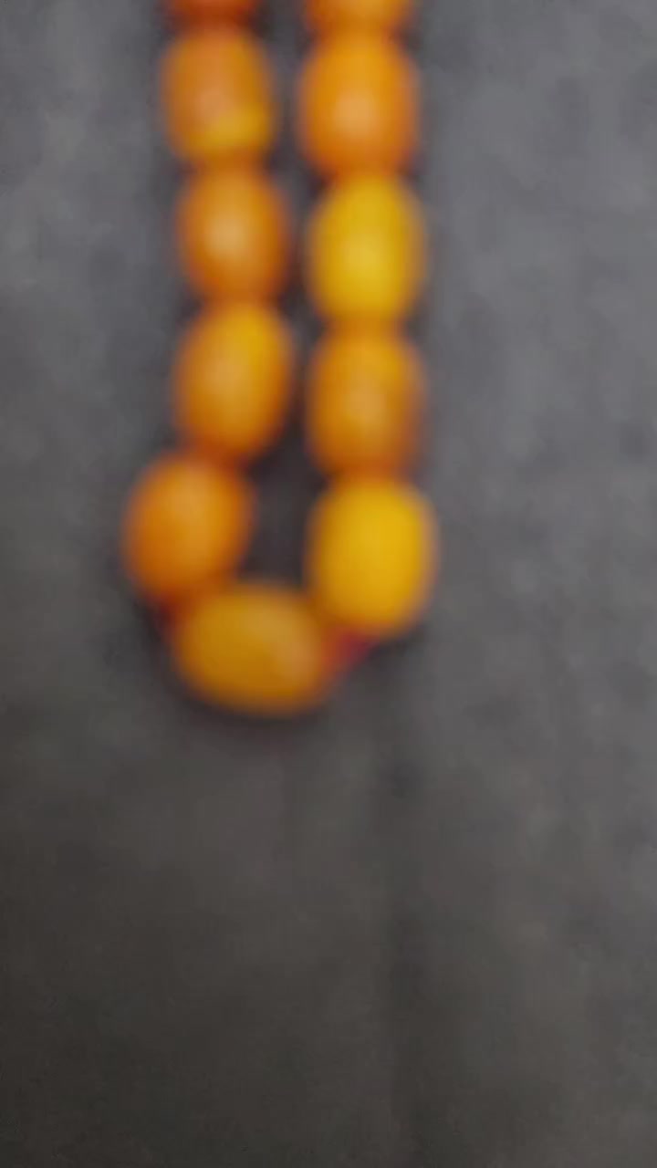 للراغبين بالشراء فقط 
كهرب الماني قديم وانتيك اصل عقود 
الوزن ٢٢ غرام ونص 
عدد الخرز ٤٥ خرزة
للإستفسار متوفر واتساب او الاتصال على الرقم 
***********
